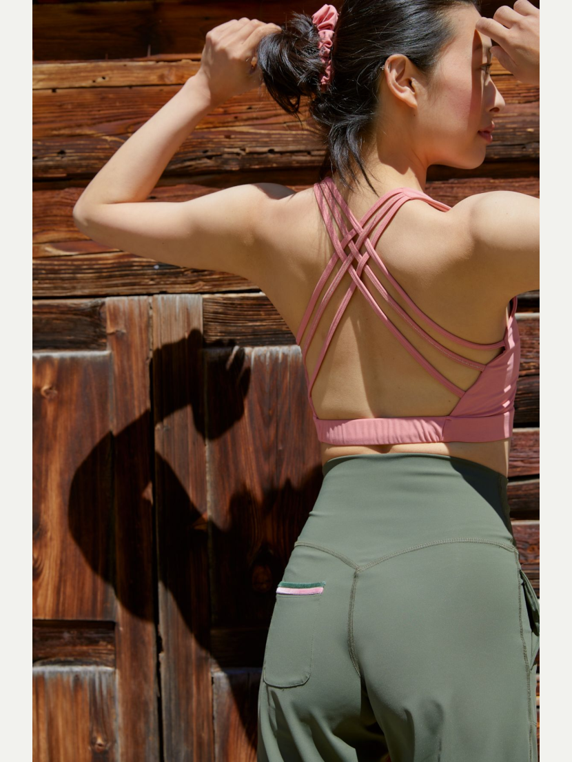 Brassière de yoga by Ilia Rose pétale EKA